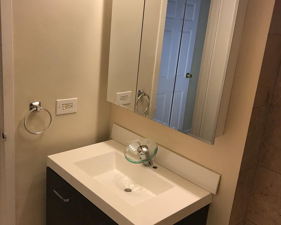 1st image of 2035 W Granville Ave APT 507