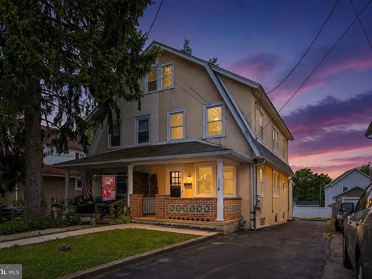 114 Conestoga Rd — Photo 1