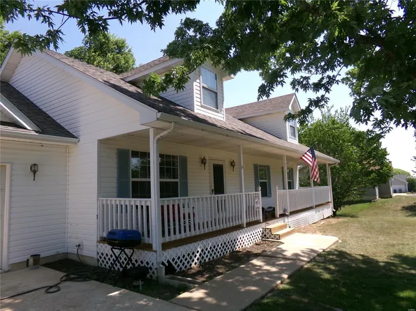 22 Highland Dr, Cuba, MO 65453