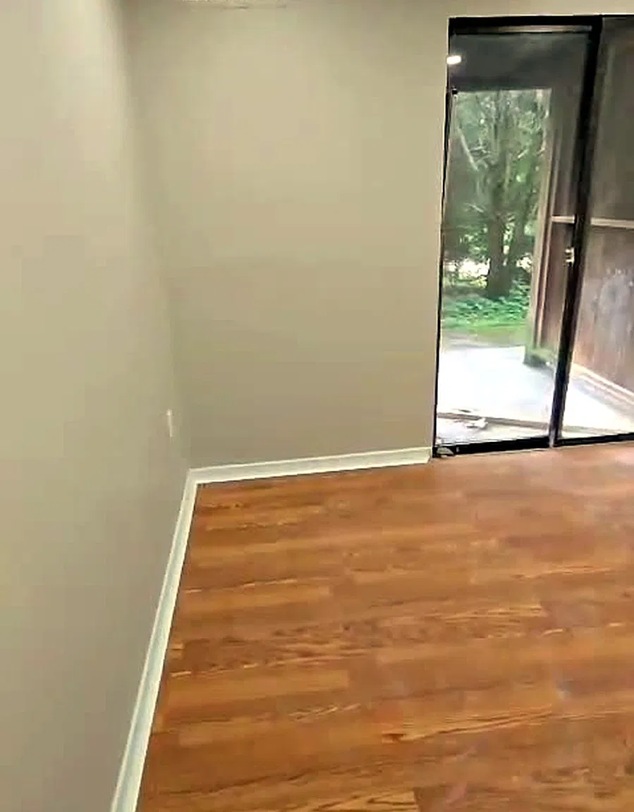 3 bed, 1100 sqft, $3,100 — Photo 2