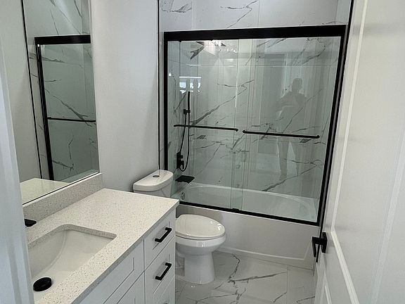 4th image of 344-346 Harold Ave S