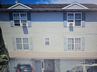 175 Victoria Arms Cir, Kunkletown, PA 18058