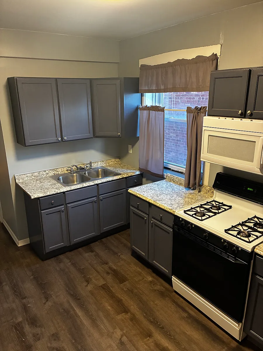 Building Photo - 6920 S Vernon Ave #3