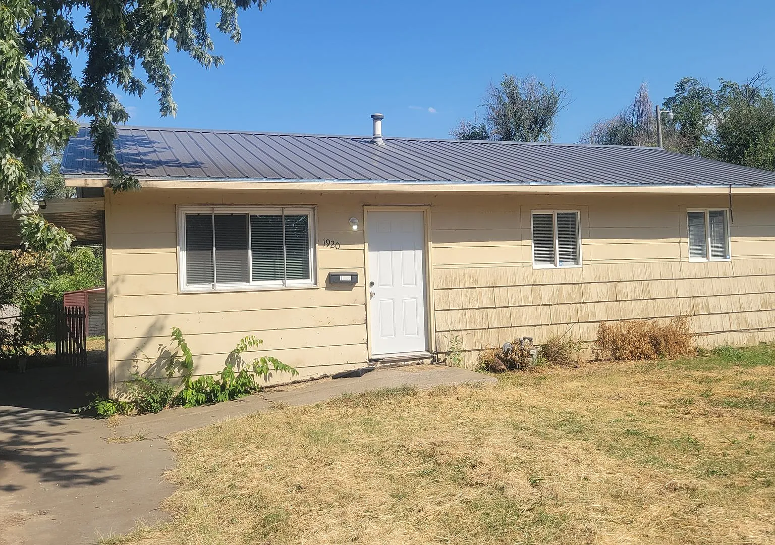 2 Bedroom ,1 bathroom home in Topeka — Photo 1