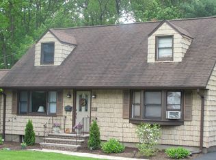 33 Louise Pl, North Haledon, NJ 07508