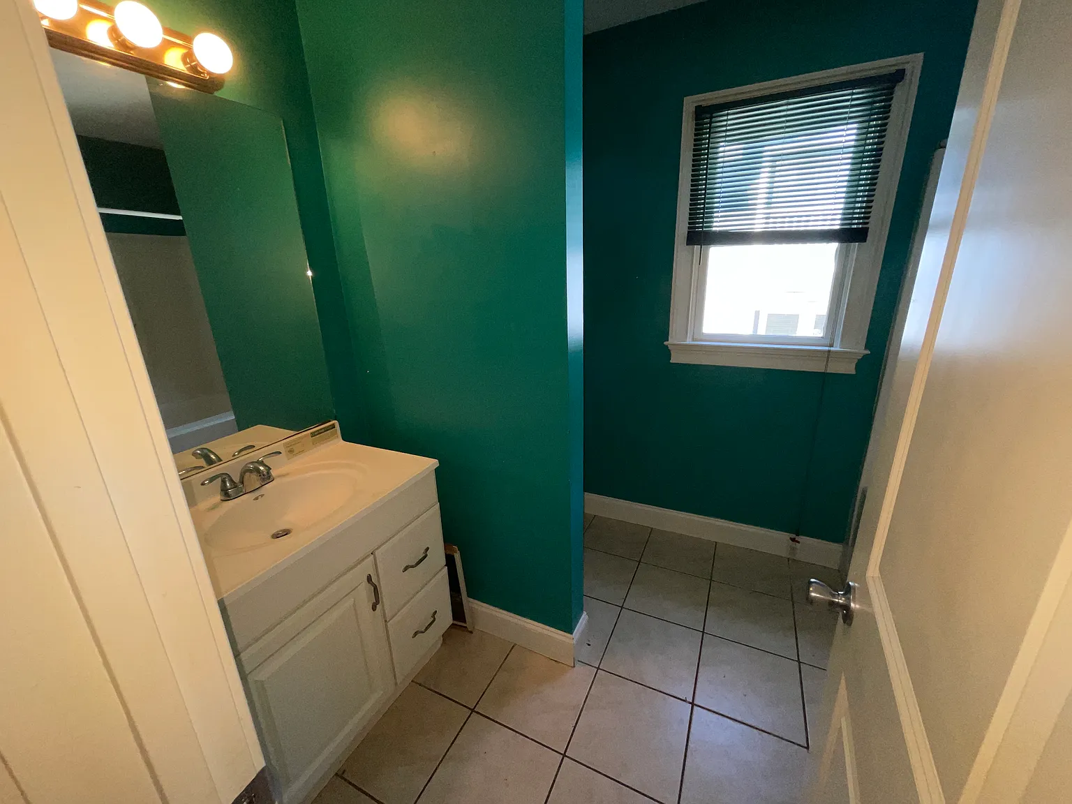 3 bed, 1796 sqft, $2,200 — Photo 3