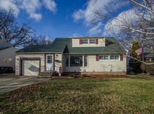 980 Hanley Rd, Lyndhurst, OH 44124