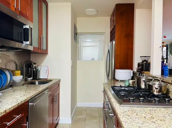 460 East 79th Street image 7 of 9