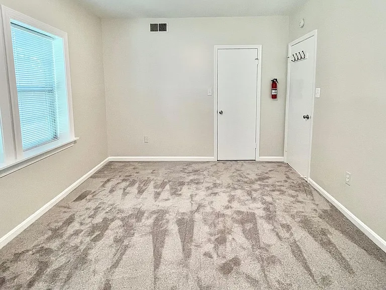 1748 N Rhodes St #6-321 — Photo 34
