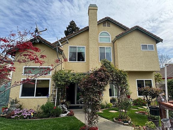 2nd image of 1054 Meadowlark