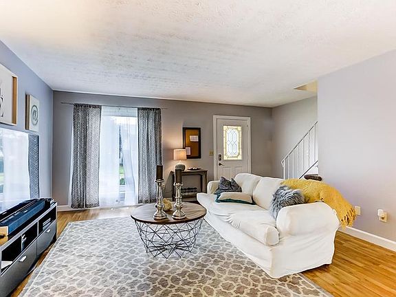 5th image of 119 E Van Lake Dr