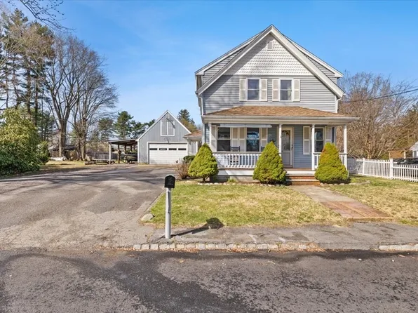 53 Woodlawn St, East Taunton, MA 02718