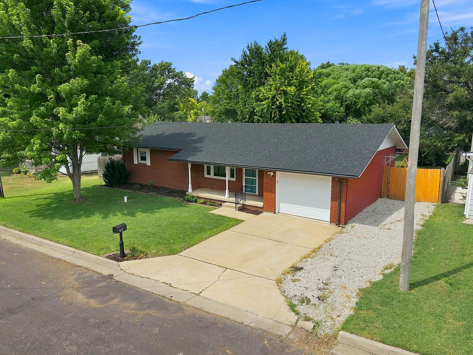 3 bed, 2060 sqft, $1,975 — Photo 4