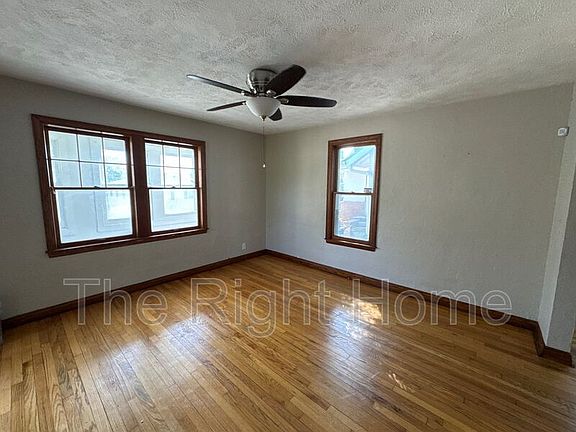 5th image of 2921 Clarkson Ave