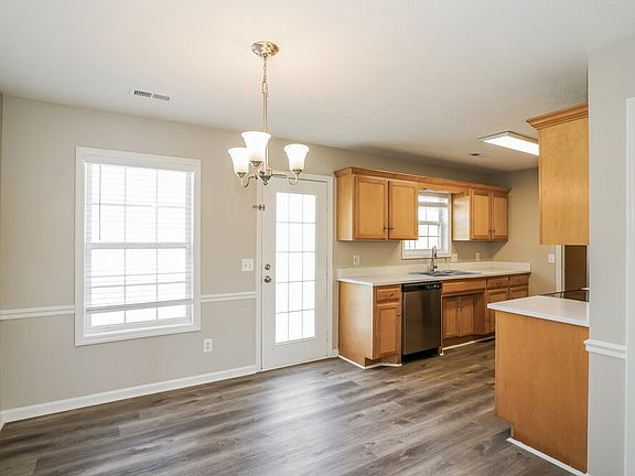 5th image of 7017 Steen Blvd