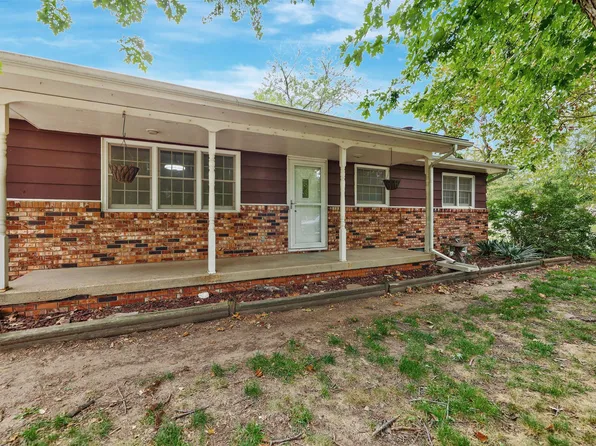5350 S Southwind Ln, Wichita, KS 67217