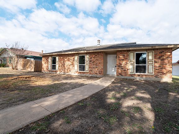 2nd image of 3101 Silverdale Ln