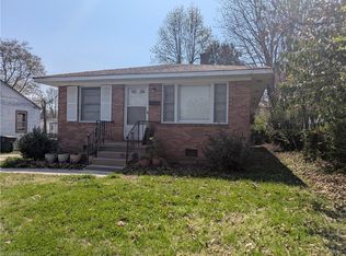 4004 Wooddale Ln, Greensboro, NC 27405