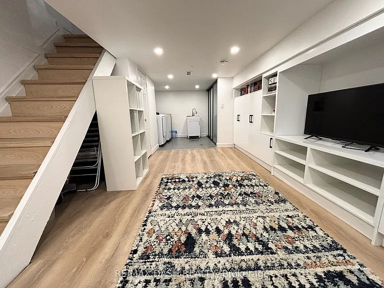 3312 Bathurst St — Photo 18