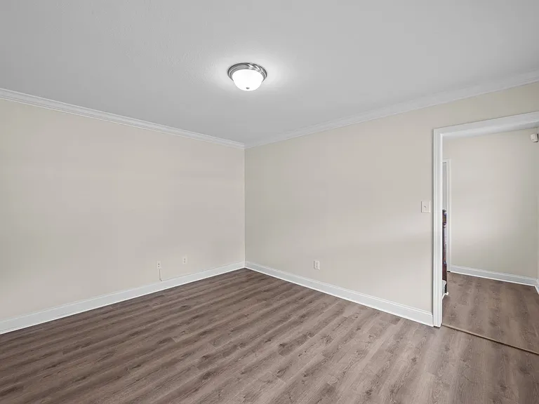 203 Macdonald Blvd — Photo 7