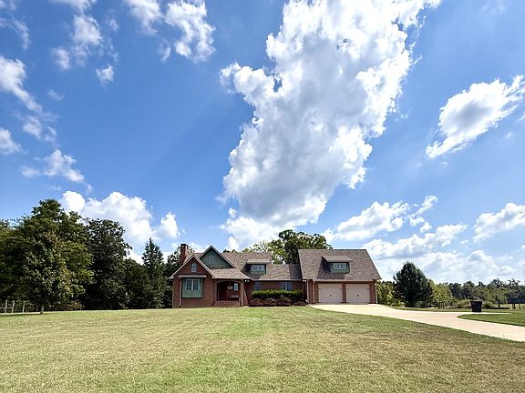 2nd image of 44 Westside Rd S