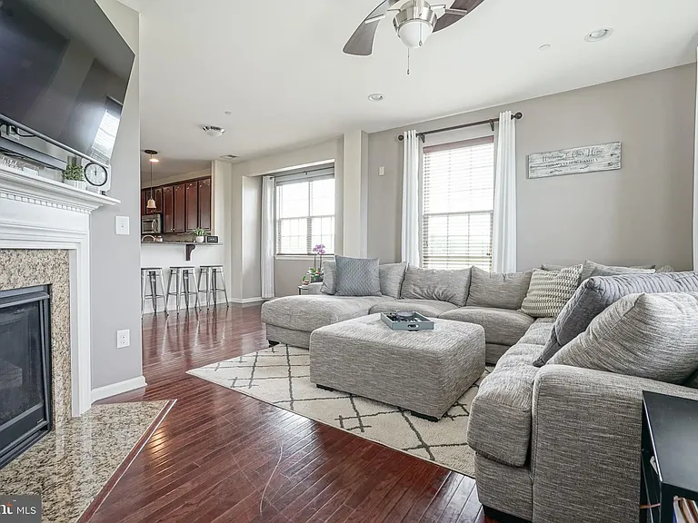 465 Wistar Pl — Photo 6