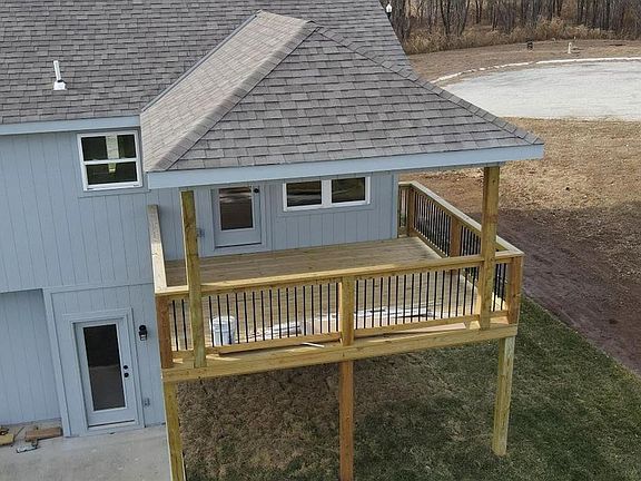 3rd image of 103 Sally Cir