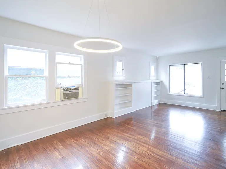 719 N Vendome St — Photo 13