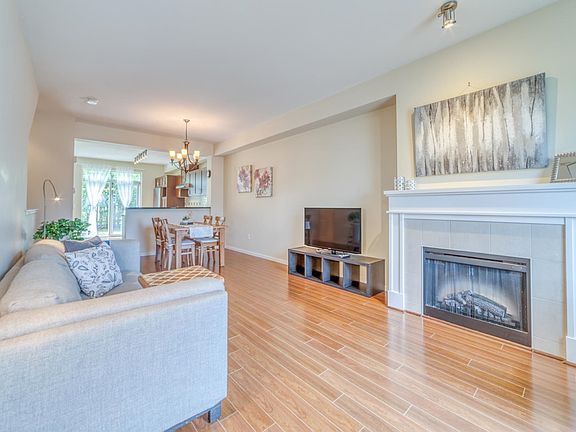 3rd image of 3105 Dayanee Springs Blvd #198