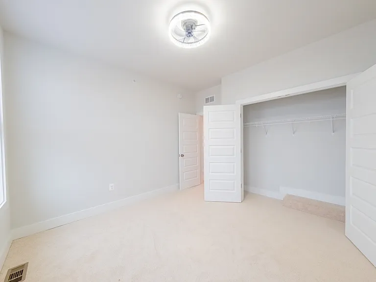 803 Birchwood Hill Pl #BB — Photo 13
