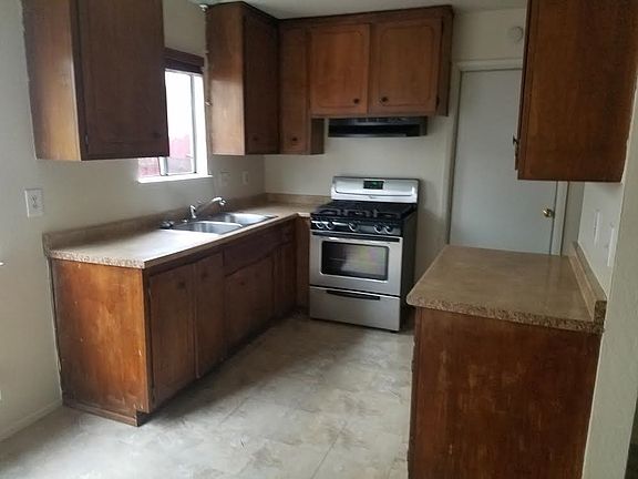 3rd image of 1032 Pierce St