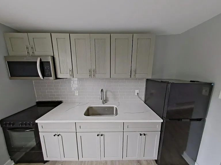4840 E Roosevelt Blvd #3 — Photo 3