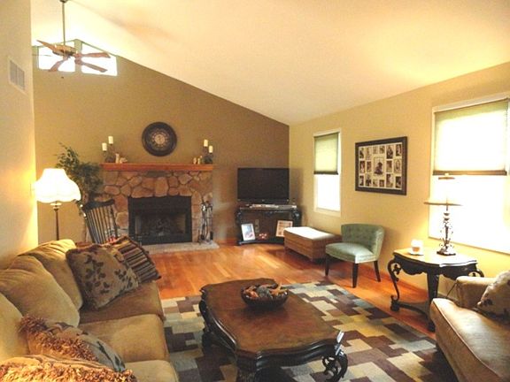 Open &amp; flowing floorplan, light &amp; bright, attractive neutral paint colors.