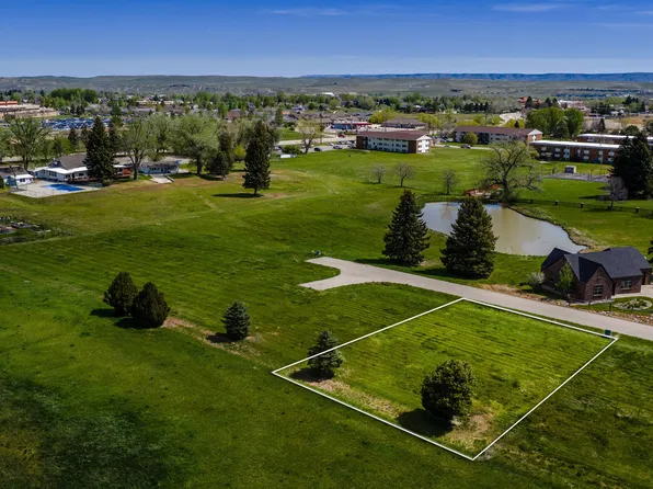 1902 Fairway Ct, Sheridan, WY 82801