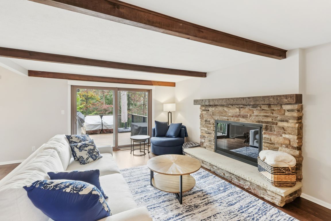 next background image