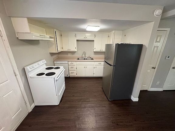 3rd image of 2929 E University St APT 9