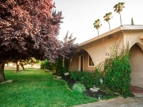 25297 N Eunice Ave, Acampo, CA 95220