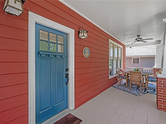 2nd image of 608 2nd Ave