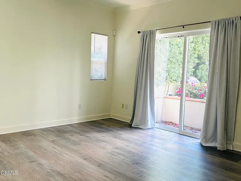 216 S Madison Ave #105 — Photo 6