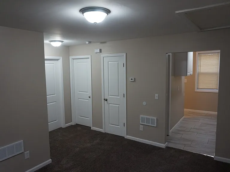 4044 Allen St — Photo 9