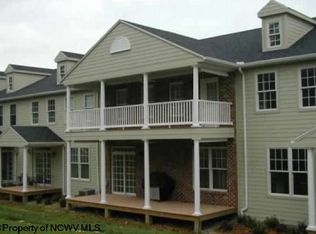1012 Saint Andrews Dr, Morgantown, WV 26508