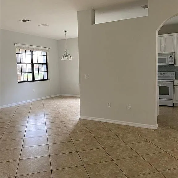 7541 Bristol Cir — Photo 4