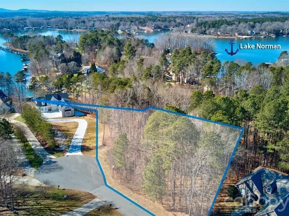 152 Fox Hunt Dr, Mooresville, NC 28117