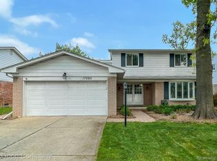 17280 Revere St, Southfield, MI 48076