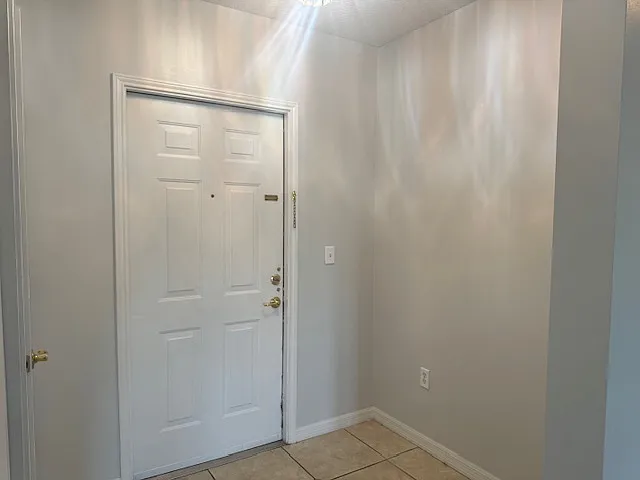 2 bed, 1267 sqft, $2,400 — Photo 3
