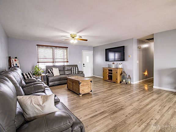 4th image of 1041 McGuinn Rd