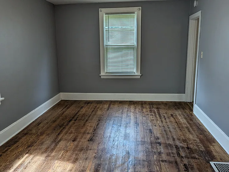 1939 Sterling Ave — Photo 10