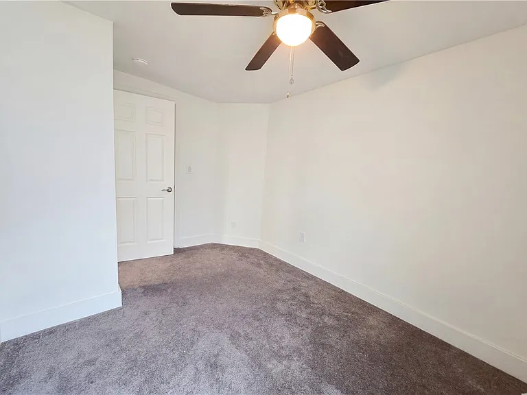236 Jefferson Ave — Photo 12