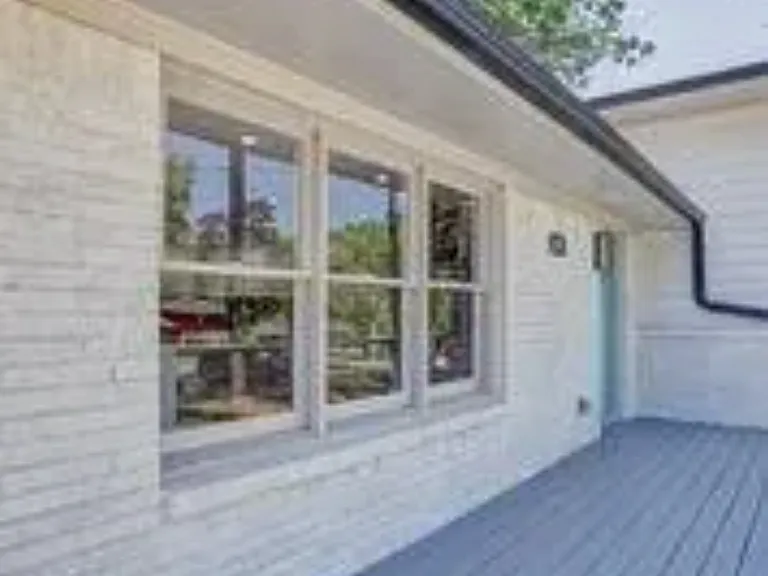 Shamrock Dr — Photo 2