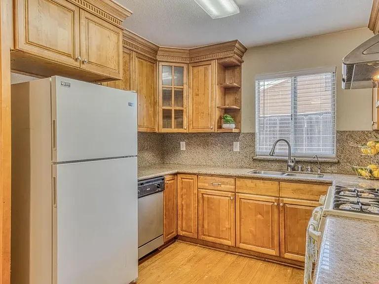 312 Grace Cir — Photo 13